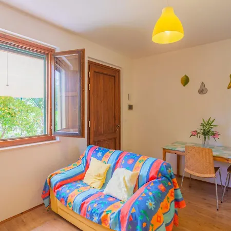 Holiday home Locazione Turistica Il Casale Del Gigante-1 *